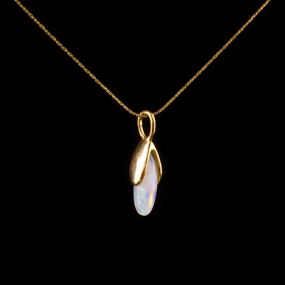 Opal Anhänger / 750er Gelbgold - 380 €