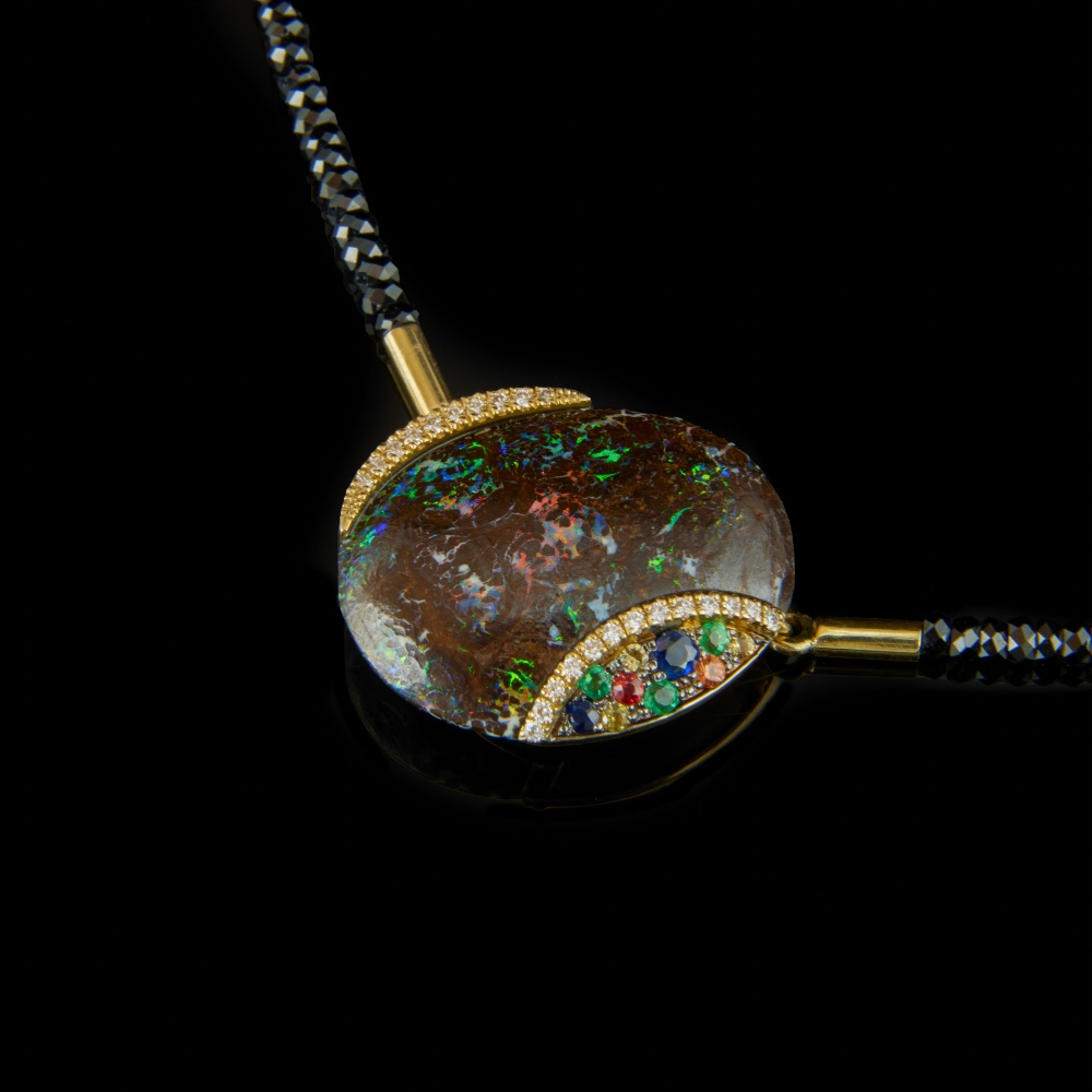 Opal Kette mit Spinell & Diamanten / 750 Gelbgold – 3.980 €