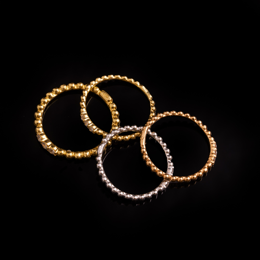 Kugel-Ring mit Diamanten – 710 € – 1050 €