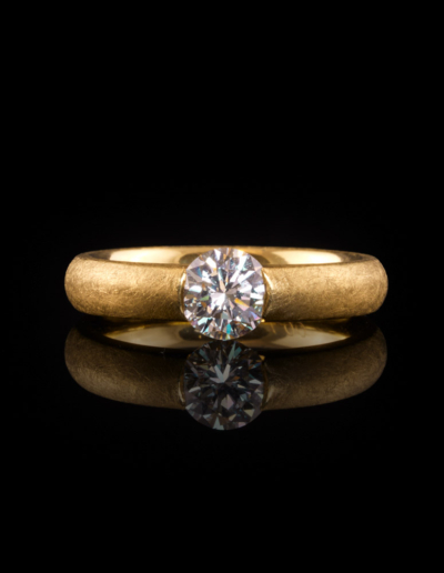 Pseudospannring mit Brilliant / 750er Gelbgold - 11.160 €