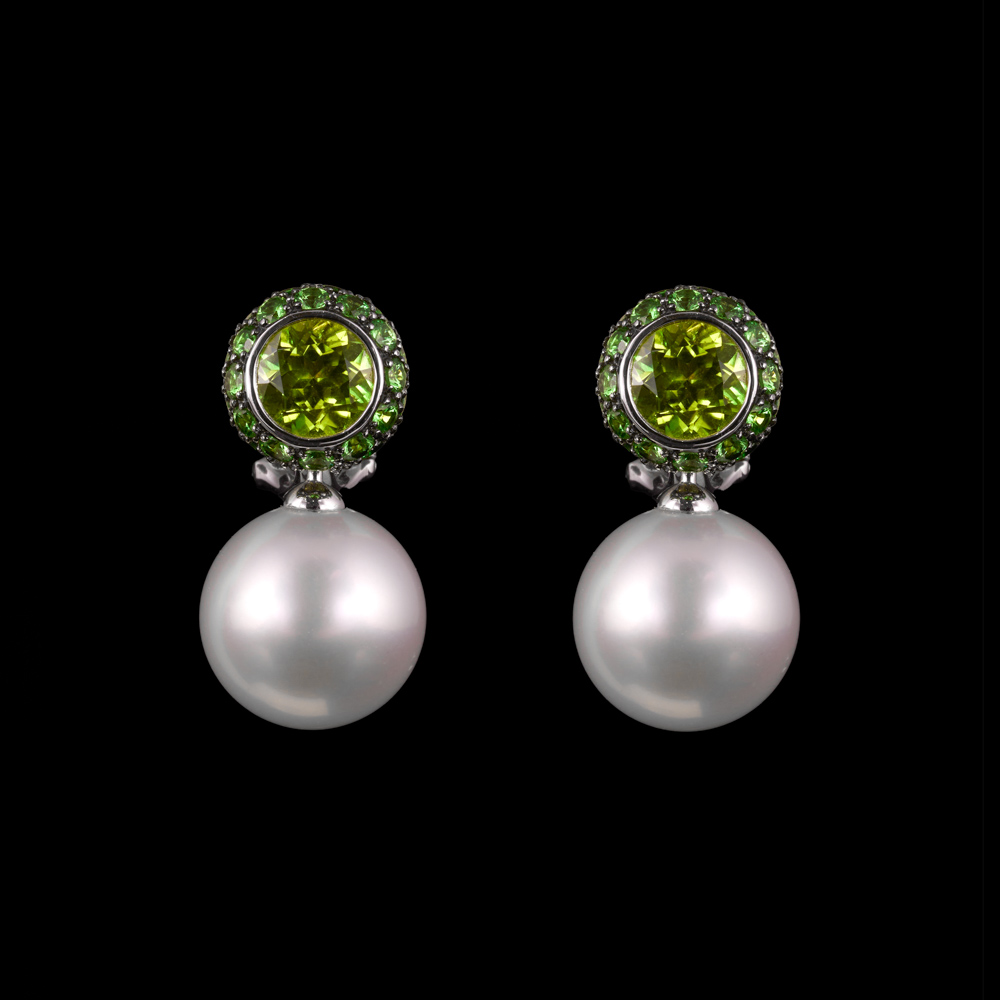 Südseeperlen-Anhänger mit Peridoten und Tsavoriten / 750er Weißgold – 6.980 €