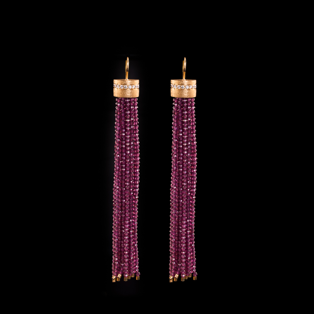 Ohrhänger mit Granat / 750er Roségold – 3.990 €