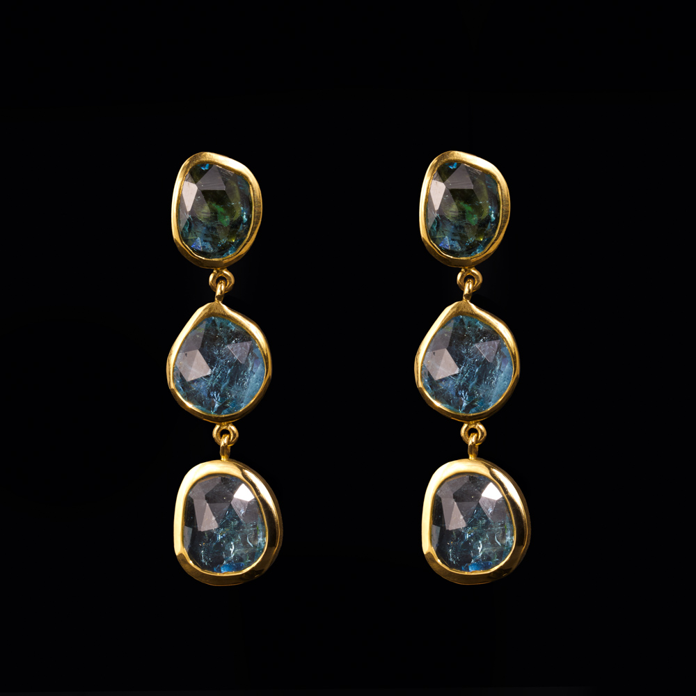 Ohrhänger mit blauem Turmalin / 750er Gelbgold – 3.900 €