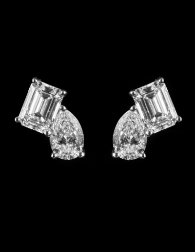 Ohrstecker mit Lab-Grown-Diamanten im Smaragd- und Tropfenschliff aus 585er Weißgold – 1.950 €